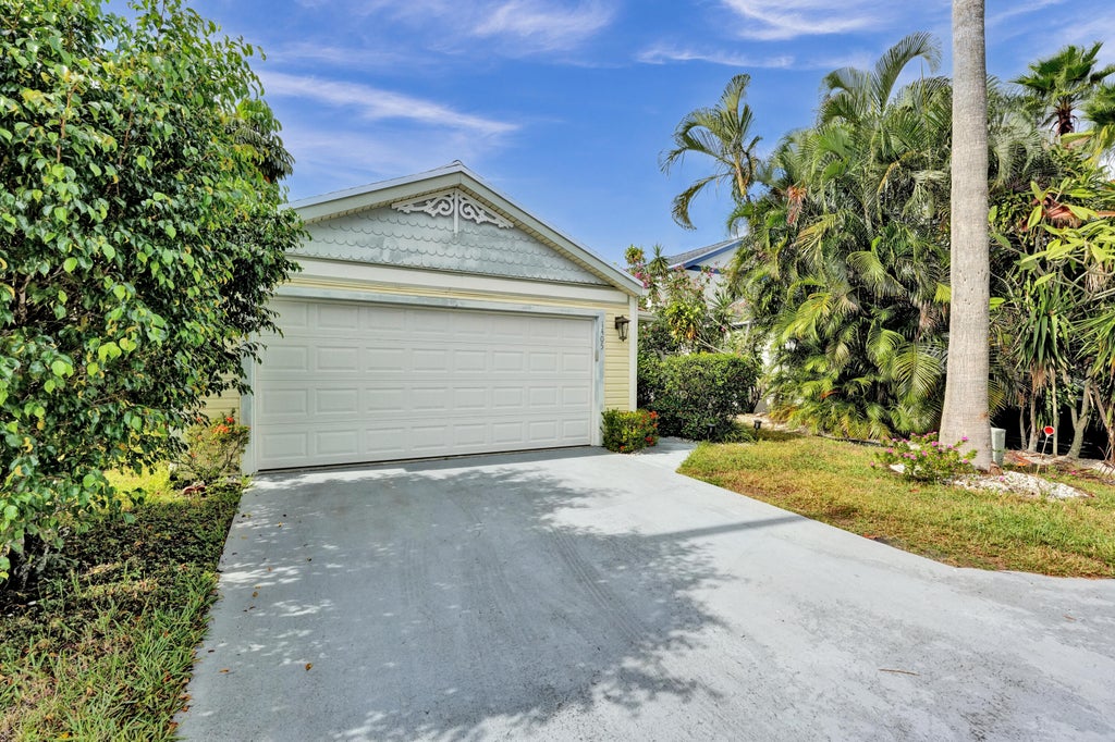 Photo of 1405 Apple Blossom Lane, West Palm Beach, FL 33415 (MLS # R10935962)