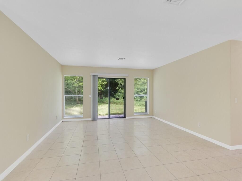Photo of 125 NE Prima Vista Boulevard, Port Saint Lucie, FL 34983 (MLS # R11027973)
