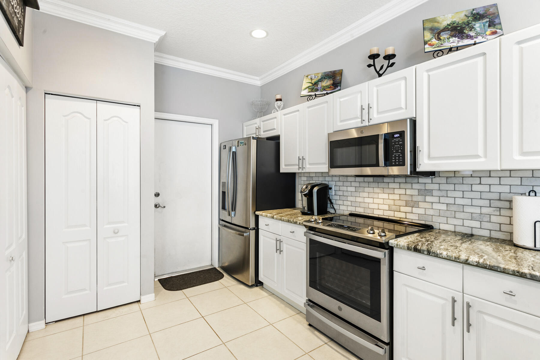 WELLINGTONS EDGE - Residential