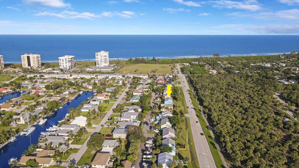 Photo of 1002 Shorewinds Drive, Fort Pierce, FL 34949 (MLS # R10965730)