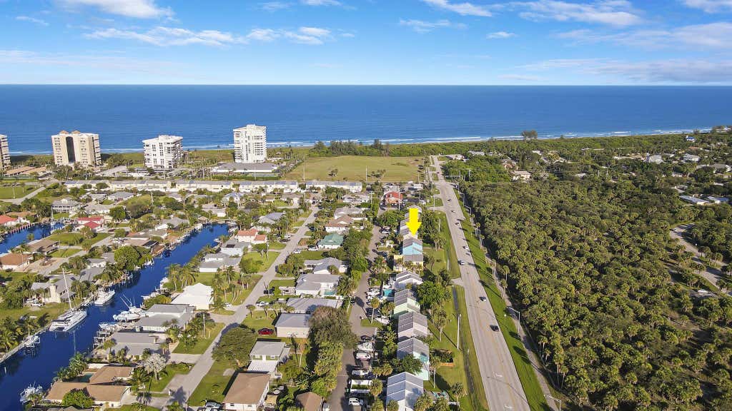 Photo of 1002 Shorewinds Drive, Fort Pierce, FL 34949 (MLS # R10965730)