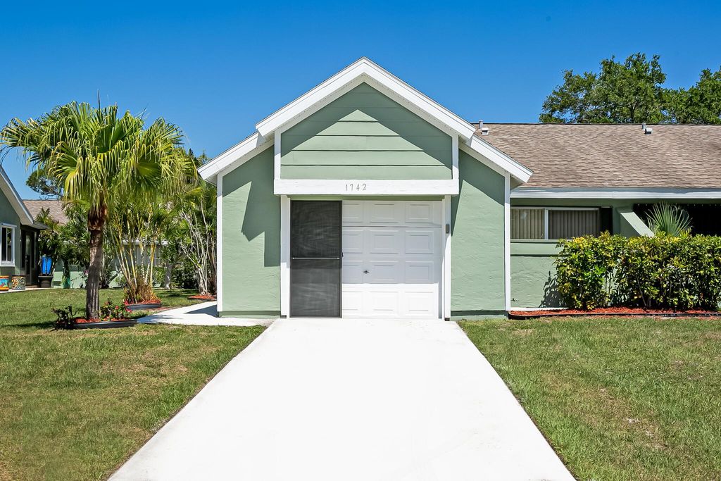 Photo of 1742 SE Ryecroft Court, Port Saint Lucie, FL 34952 (MLS # R10990820)