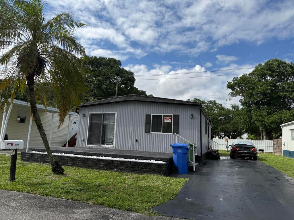 Photo of 6715 NW Nw 30th Street, Margate, FL 33063 (MLS # B26017291)