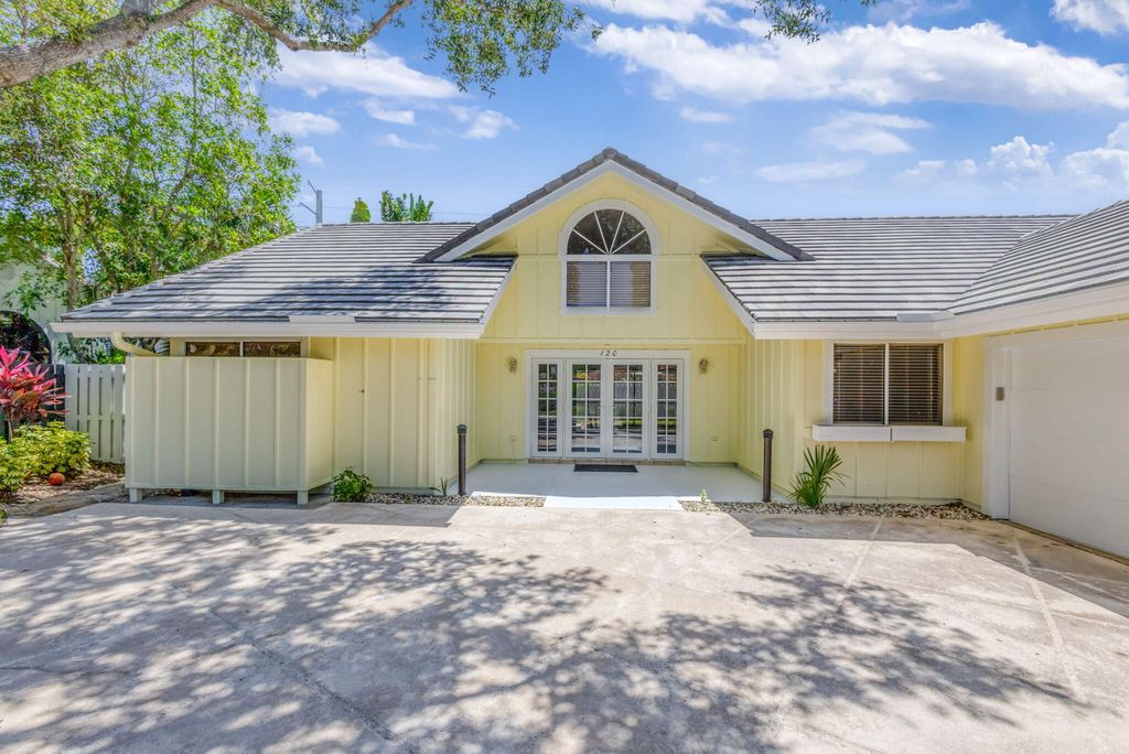 Photo of 120 Bayberry Circle, Jupiter, FL 33458 (MLS # R11093202)