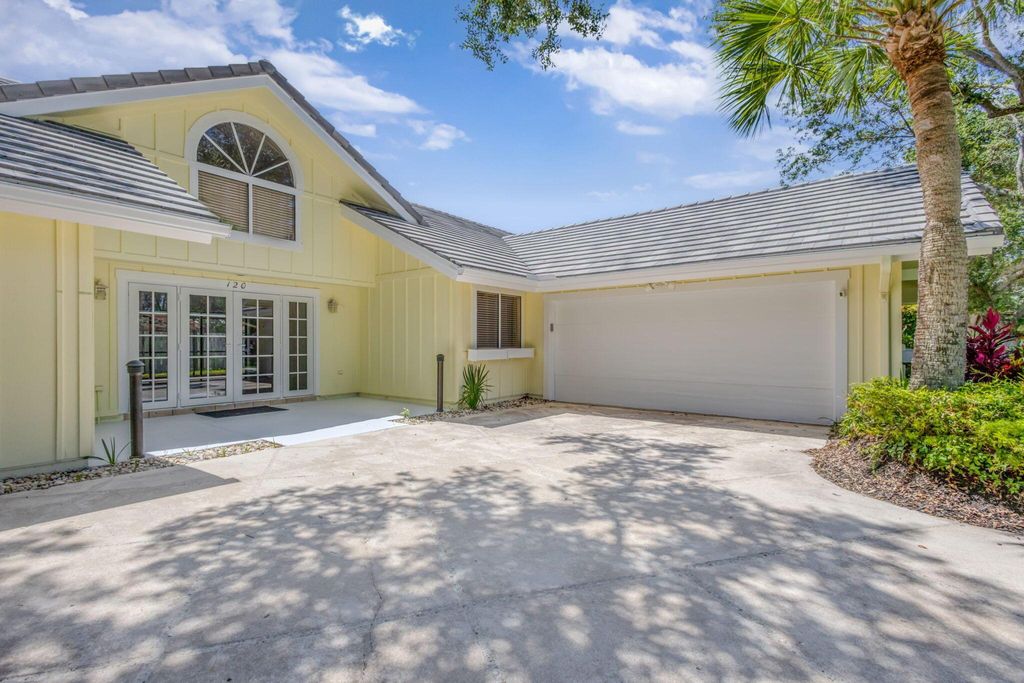 Photo of 120 Bayberry Circle, Jupiter, FL 33458 (MLS # R11093202)