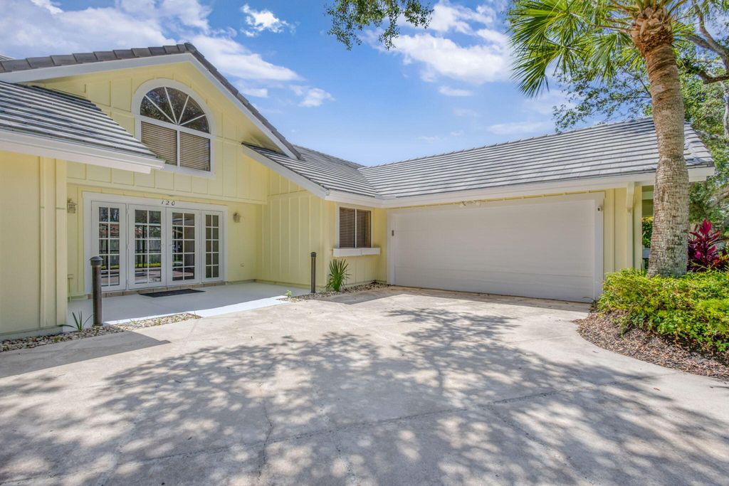 Photo of 120 Bayberry Circle, Jupiter, FL 33458 (MLS # R11093202)