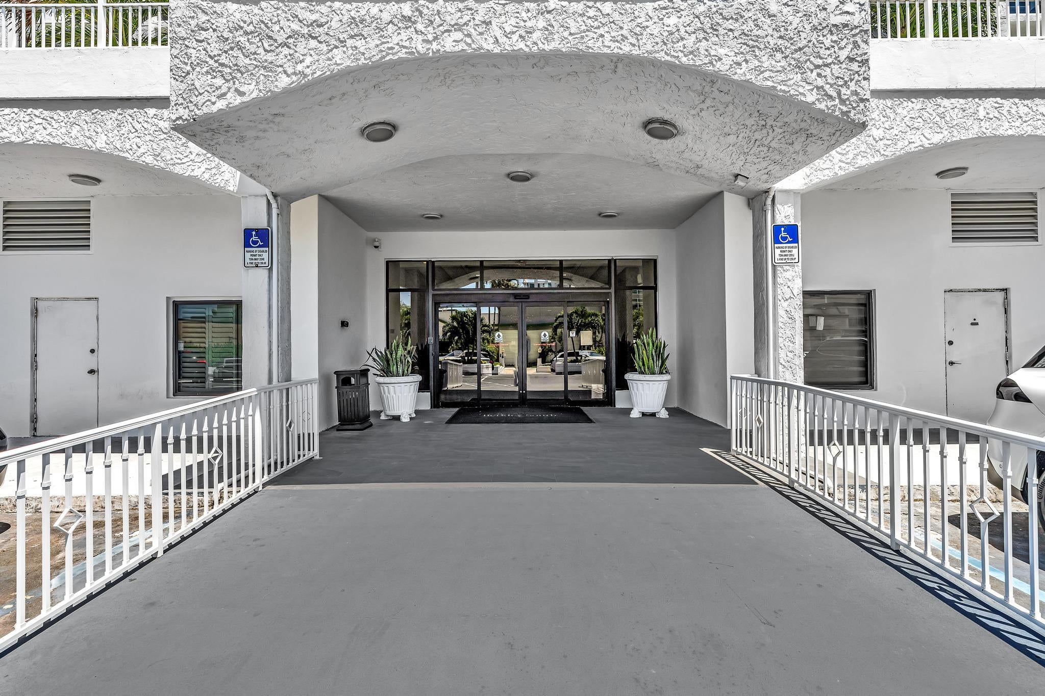3015 N Ocean Boulevard 16K