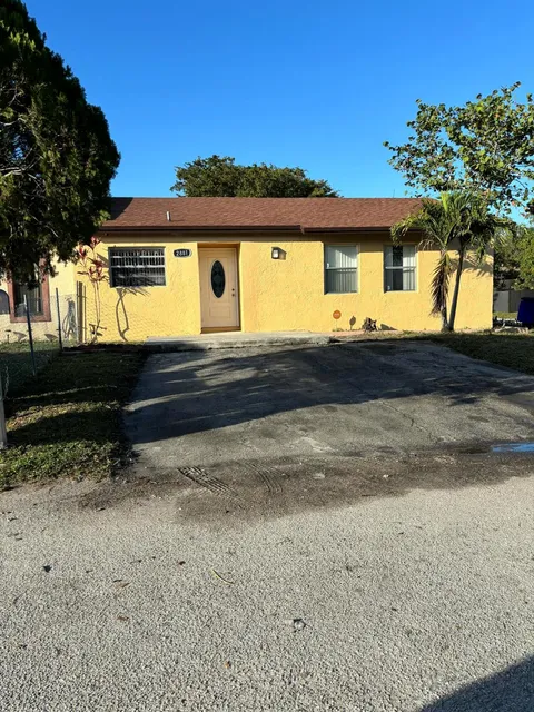 2881 NW 204th Street, Miami Gardens, FL MLS: R11036057