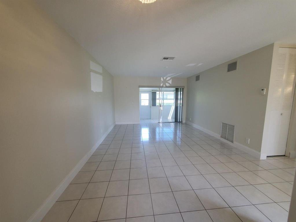 CRESTHAVEN VILLAS 10 CONDO - Residential