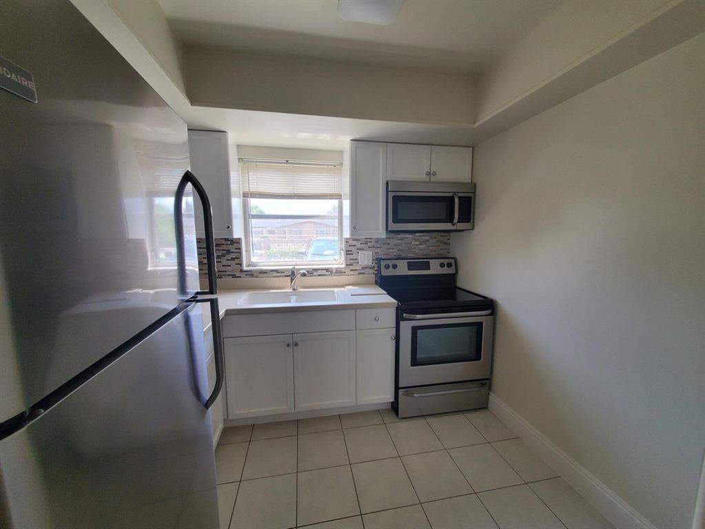 CRESTHAVEN VILLAS 10 CONDO - Residential