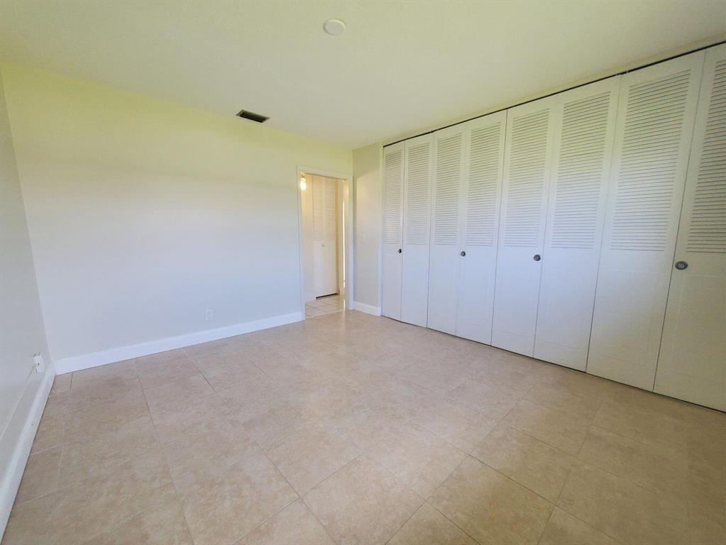 CRESTHAVEN VILLAS 10 CONDO - Residential