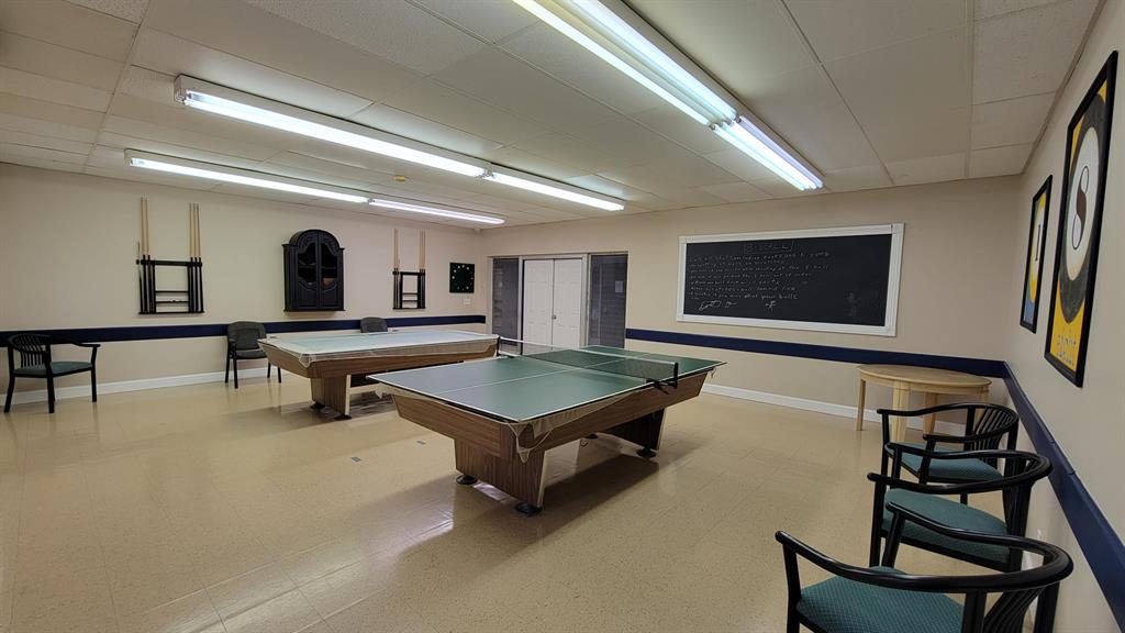 CRESTHAVEN VILLAS 10 CONDO - Residential