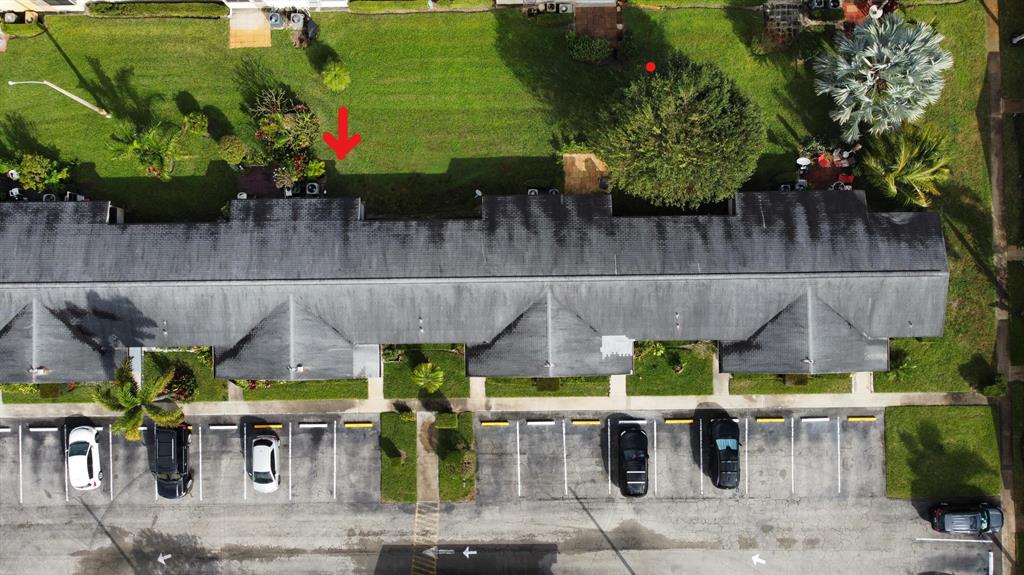 CRESTHAVEN VILLAS 10 CONDO - Residential