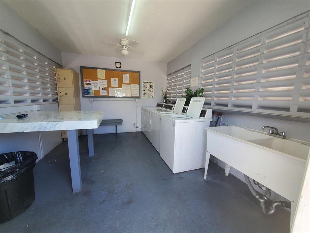 CRESTHAVEN VILLAS 10 CONDO - Residential