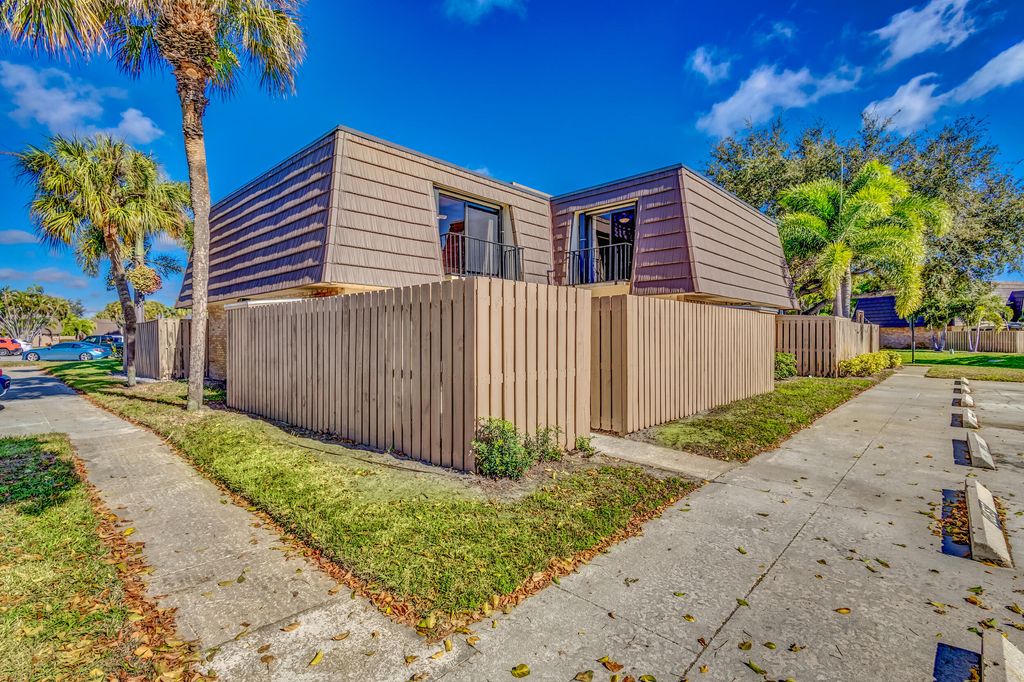 Photo of 1124 11th Court, Palm Beach Gardens, FL 33410 (MLS # R10969284)