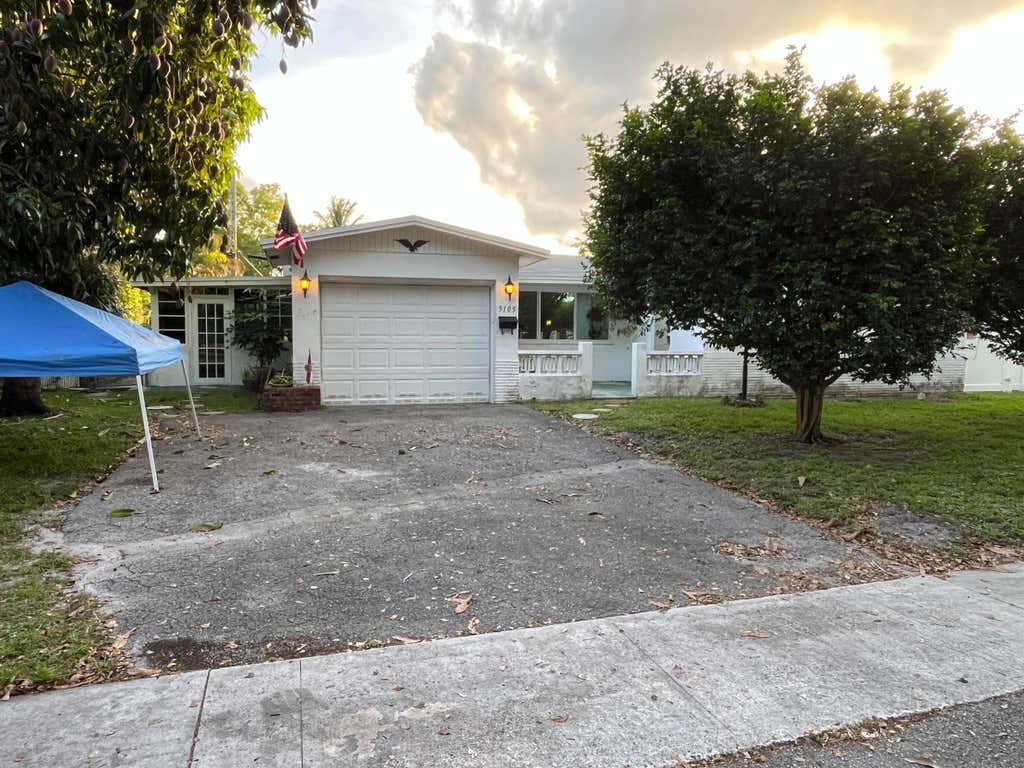 Photo of 5105 SW 92nd Avenue, Cooper City, FL 33328 (MLS # B26042156)