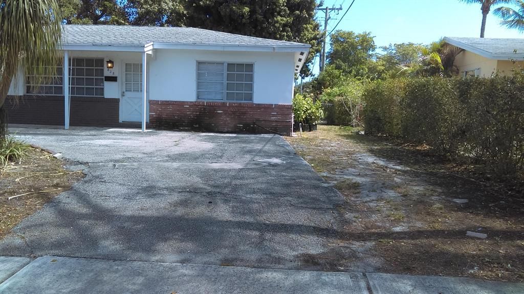 Photo of 828 Prosperity Farms Road, North Palm Beach, FL 33408 (MLS # R10792962)