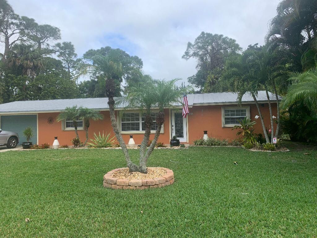 Photo of 941 SW 32nd Street, Palm City, FL 34990 (MLS # R10780993)