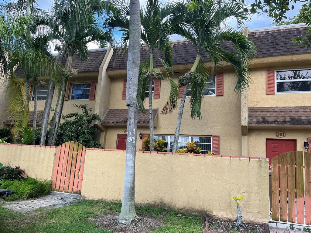 Photo of 7175 Nova Drive, Davie, FL 33317 (MLS # B26019438)