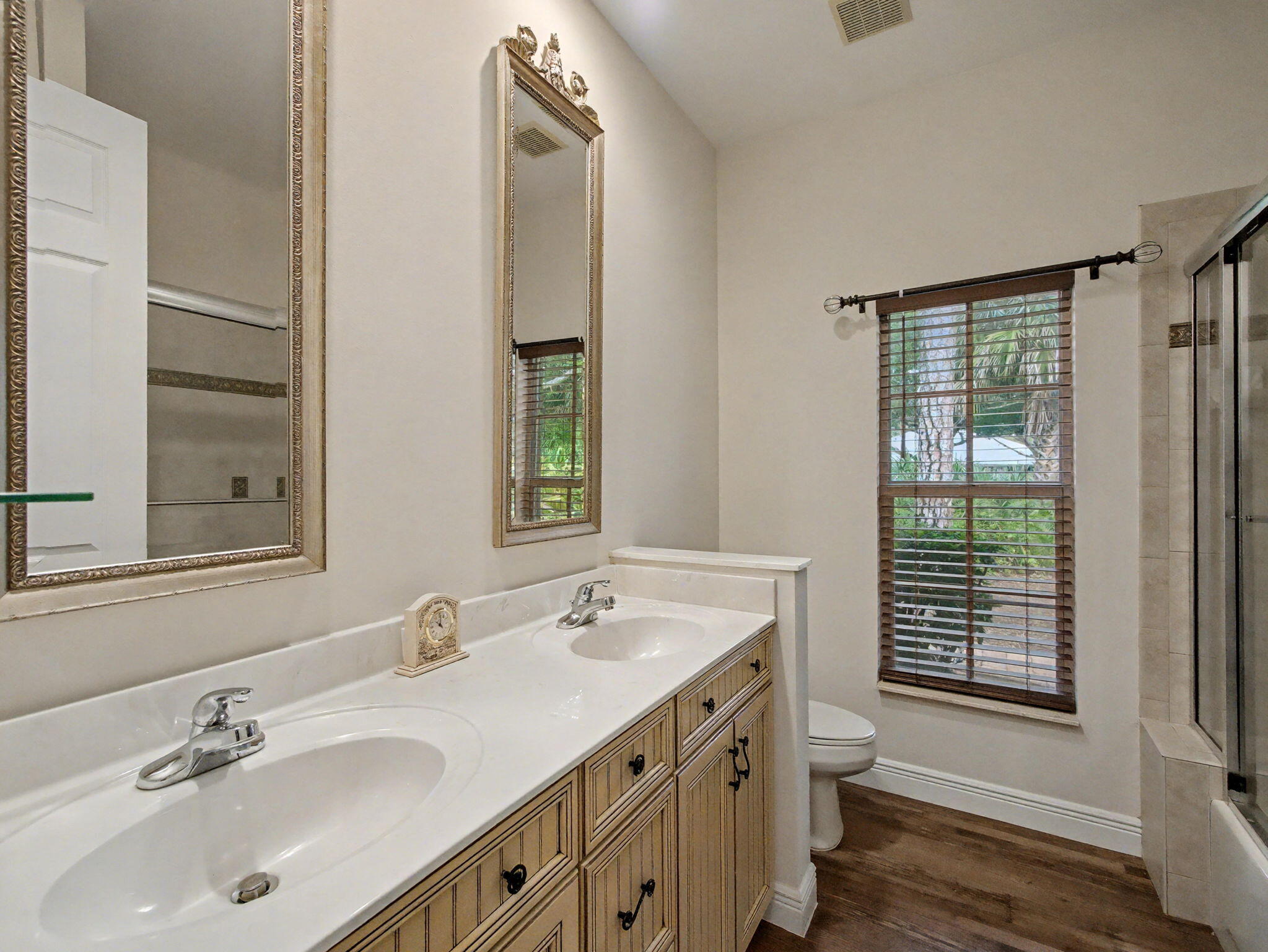 LOCKS LANDING - Residential