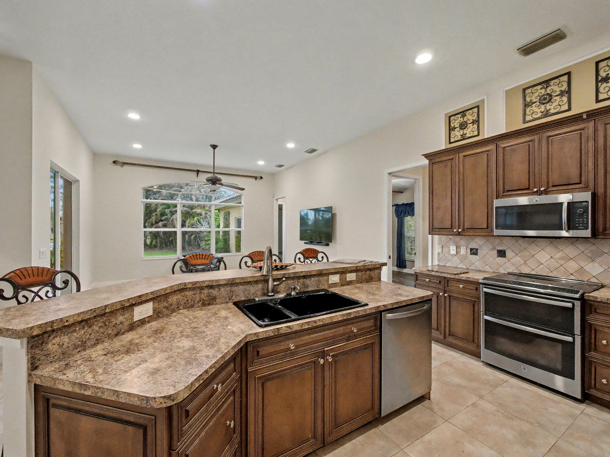 LOCKS LANDING - Residential