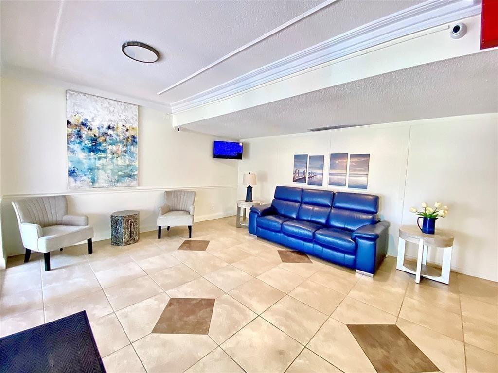 4750 NW 22nd Ct 410, Lauderhill, FL, 33313/$135,000 2 4750 NW 22nd Ct 410