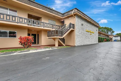 5900 NW 17 Place Unit 214, Sunrise, FL MLS: R11068759
