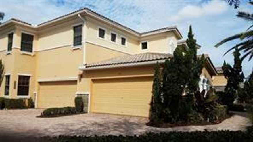 WHEN ONLY THE BEST WILL DO! This town home has it all. Private elevator or stairs will take you into this amazing space. 3 bedrooms plus a den/home office. Separate laundry rm, oversized kitchen with breakfast bar, split floor plan, large screened balcony, 2 car garage. Caseras at Parkland is part of the Parkland Golf & Country Club. A gated community with 24 hour security.