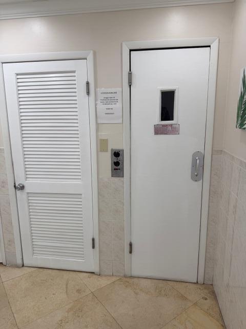 PALM BEACH HOUSE CONDO - Residential Lease