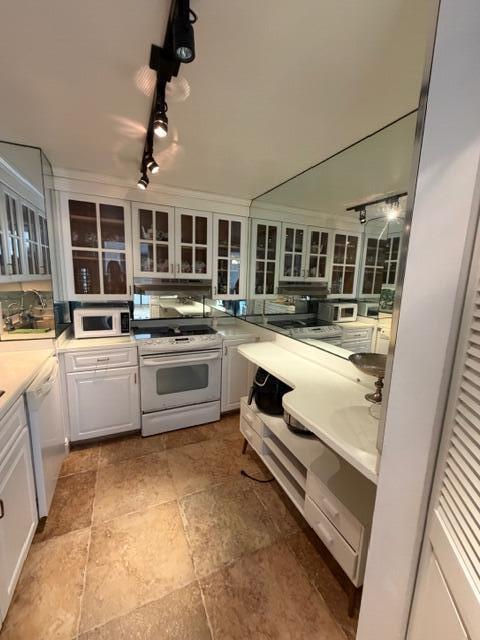 PALM BEACH HOUSE CONDO - Residential Lease