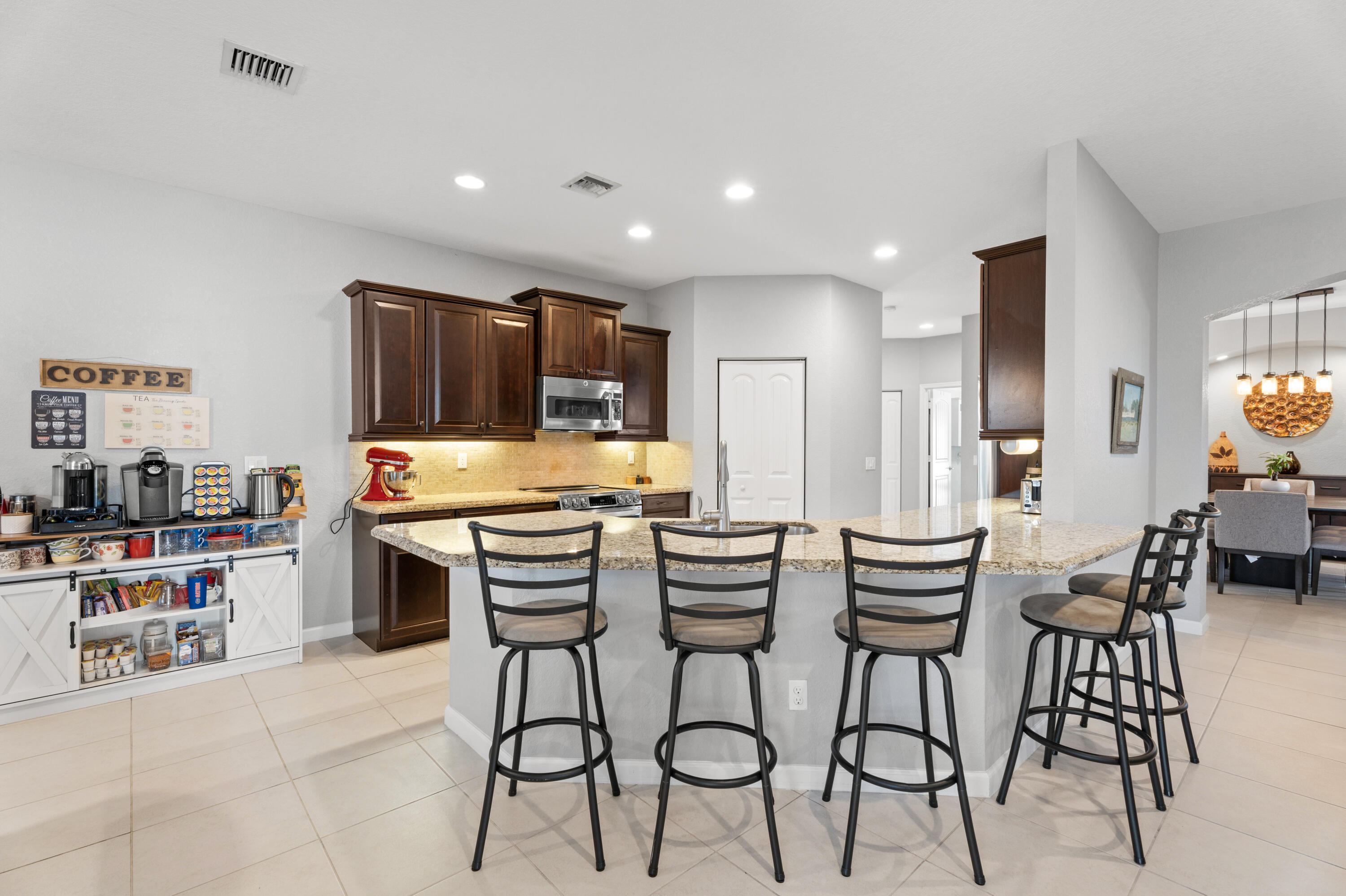 PINEAPPLE PLANTATION (AKA PINES) - Residential