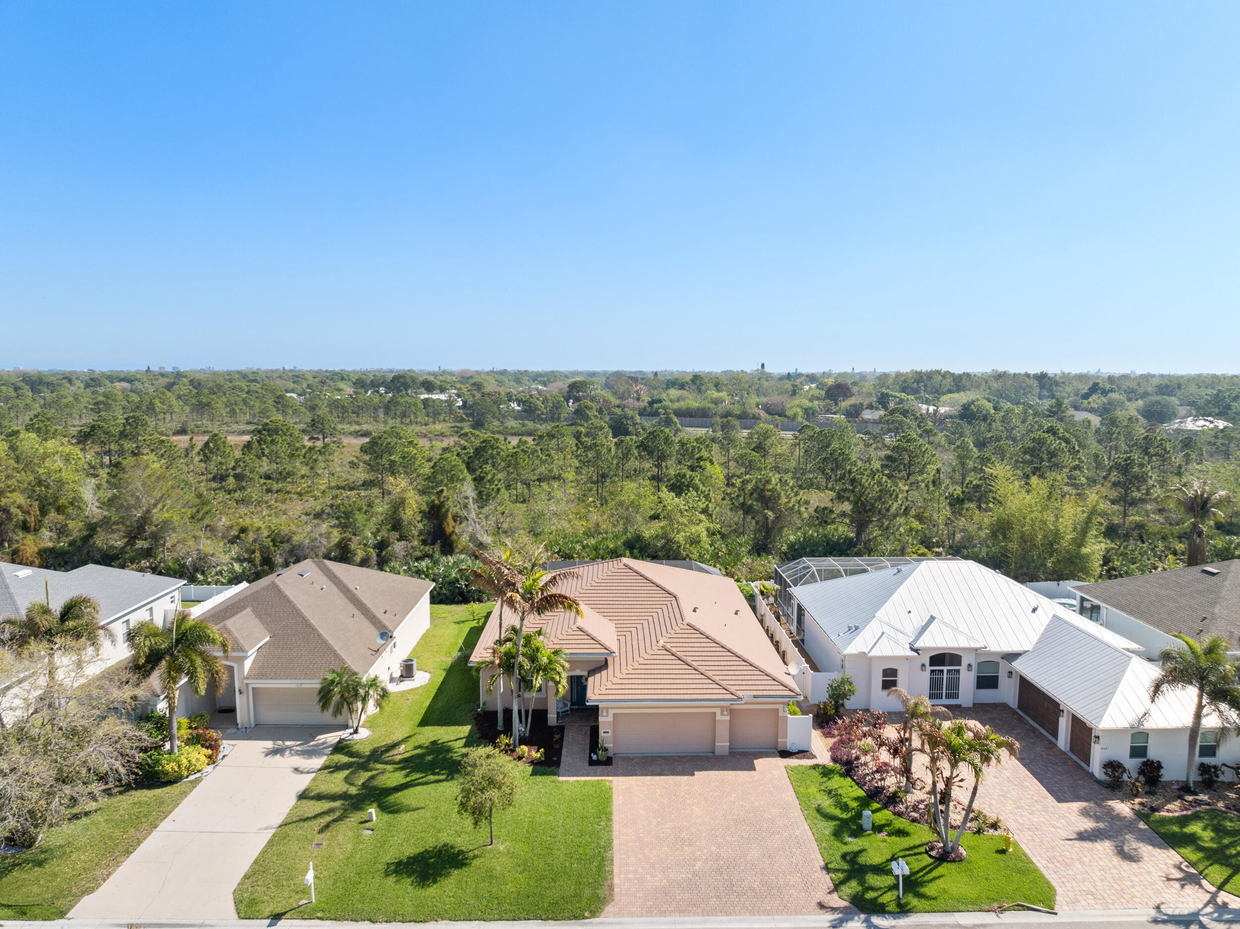 PINEAPPLE PLANTATION (AKA PINES) - Residential