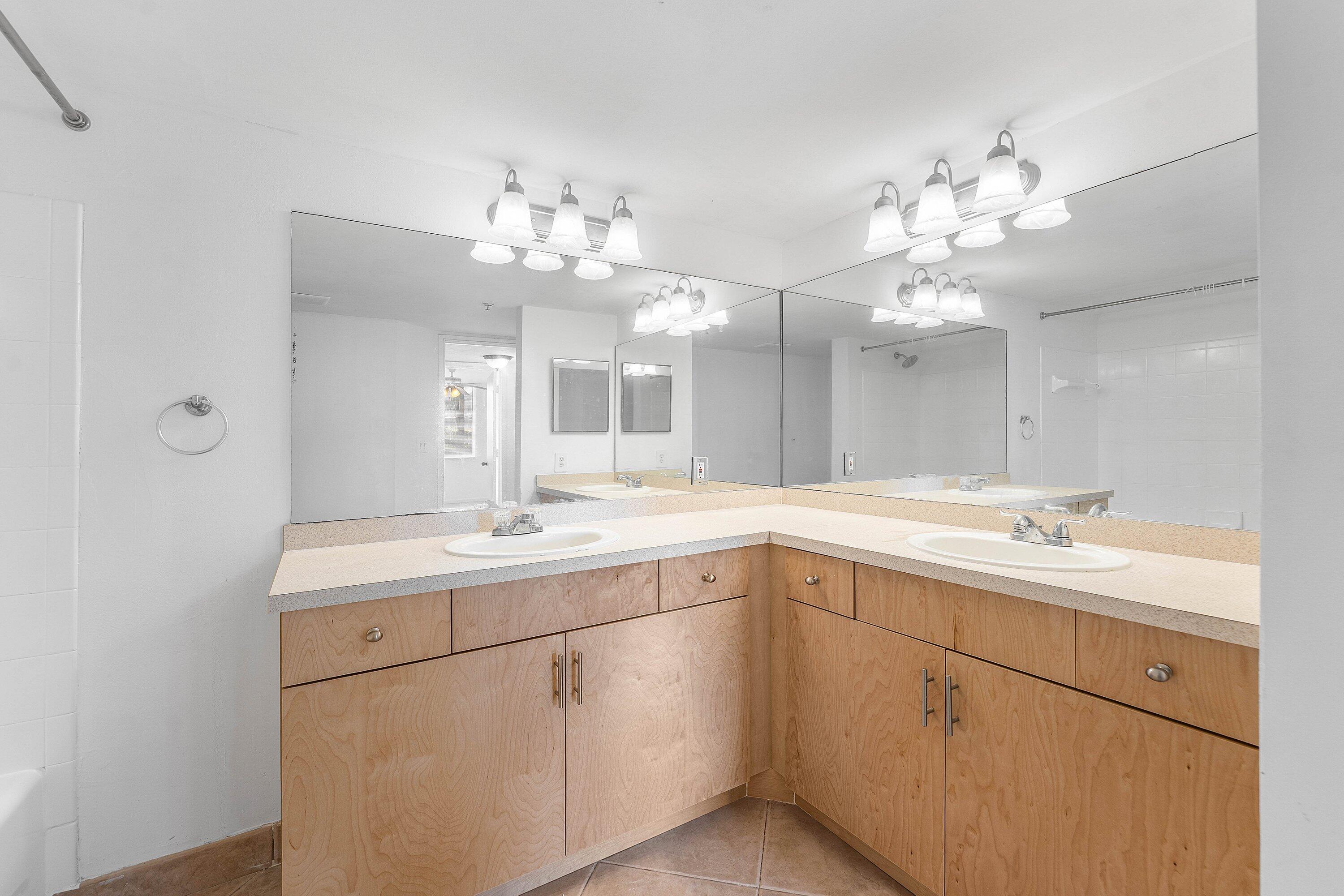 HYPOLUXOS MARINERS CAY CONDO - Residential Lease