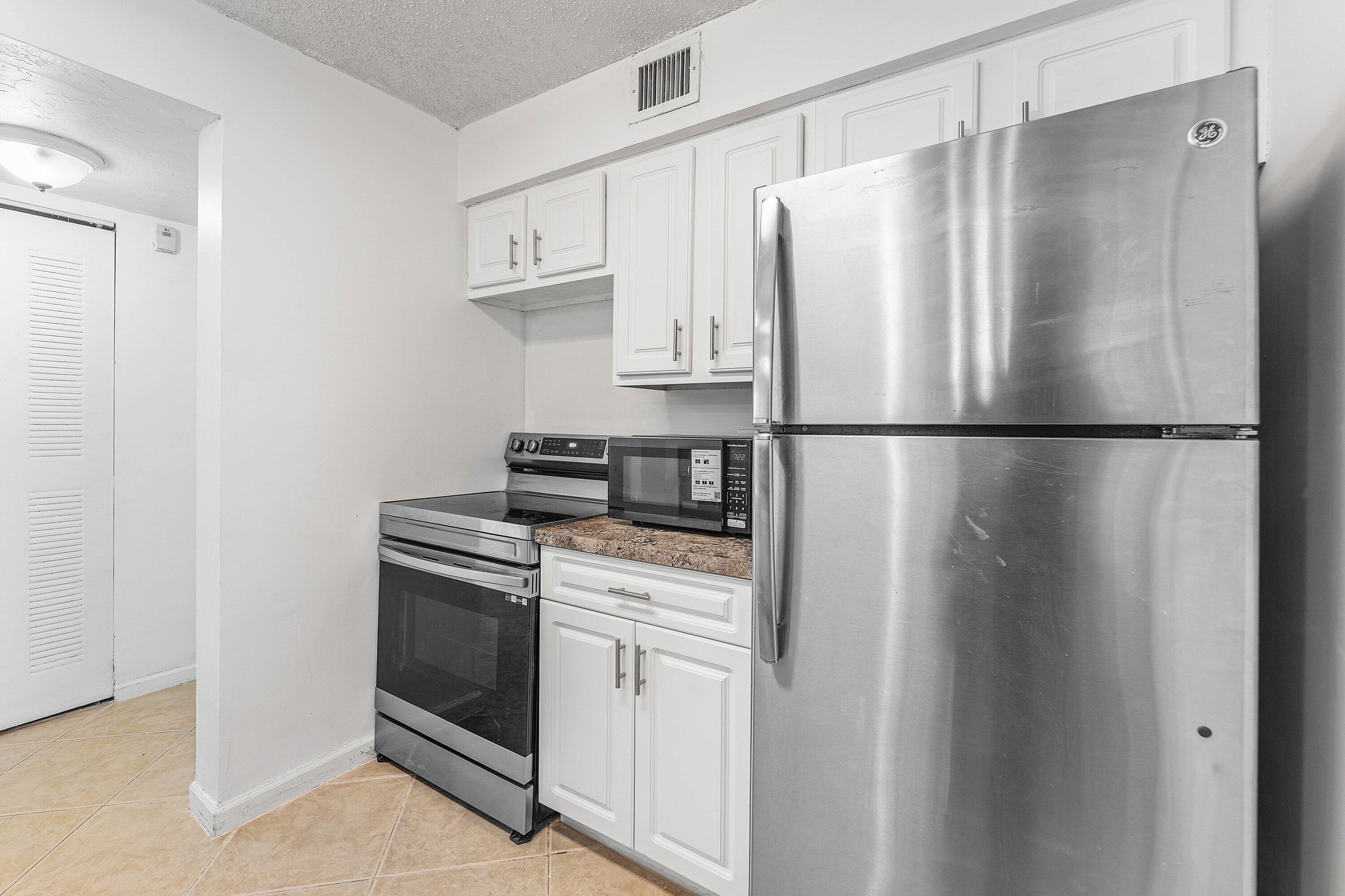 HYPOLUXOS MARINERS CAY CONDO - Residential Lease