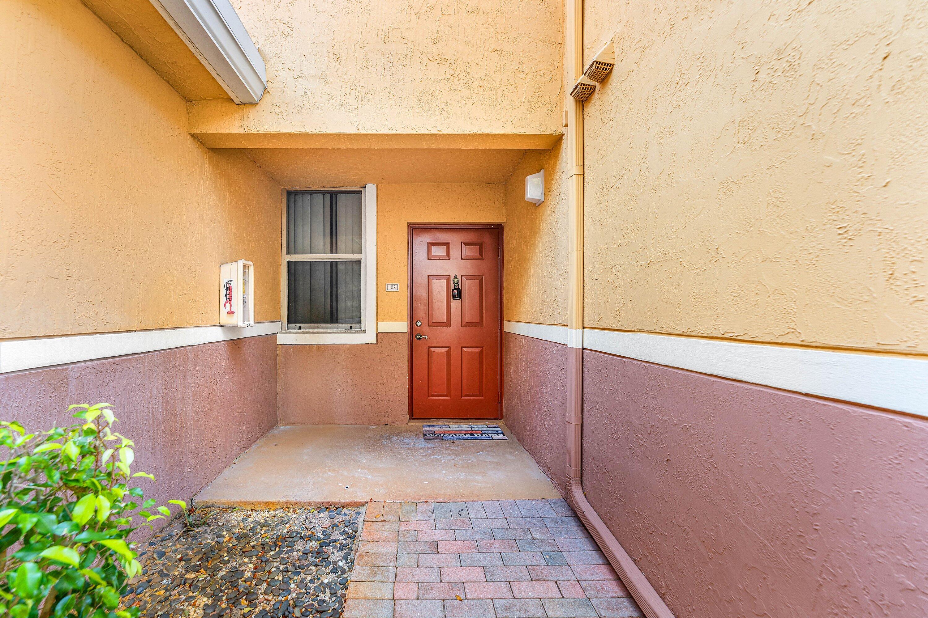 HYPOLUXOS MARINERS CAY CONDO - Residential Lease