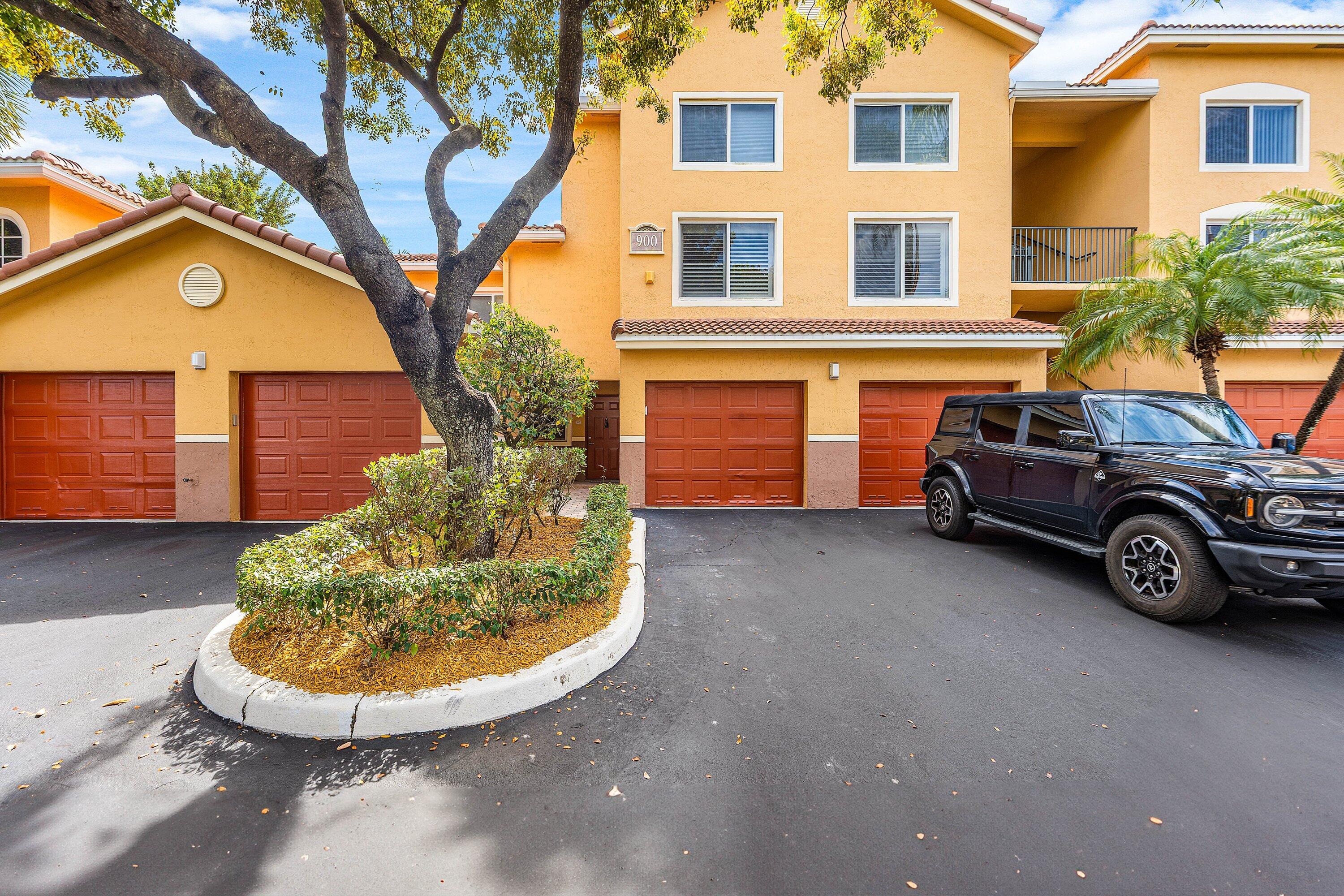 HYPOLUXOS MARINERS CAY CONDO - Residential Lease