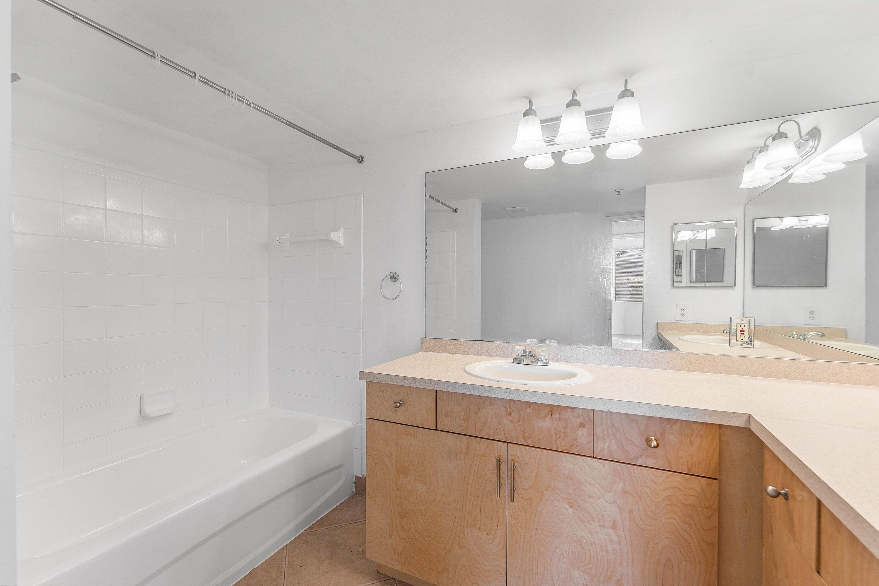 HYPOLUXOS MARINERS CAY CONDO - Residential Lease