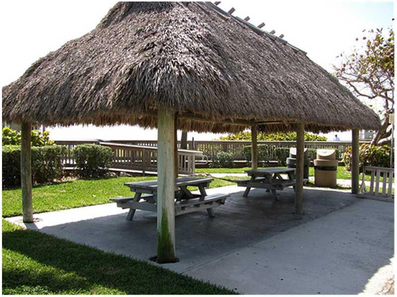 BEACH HOUSE - Residential