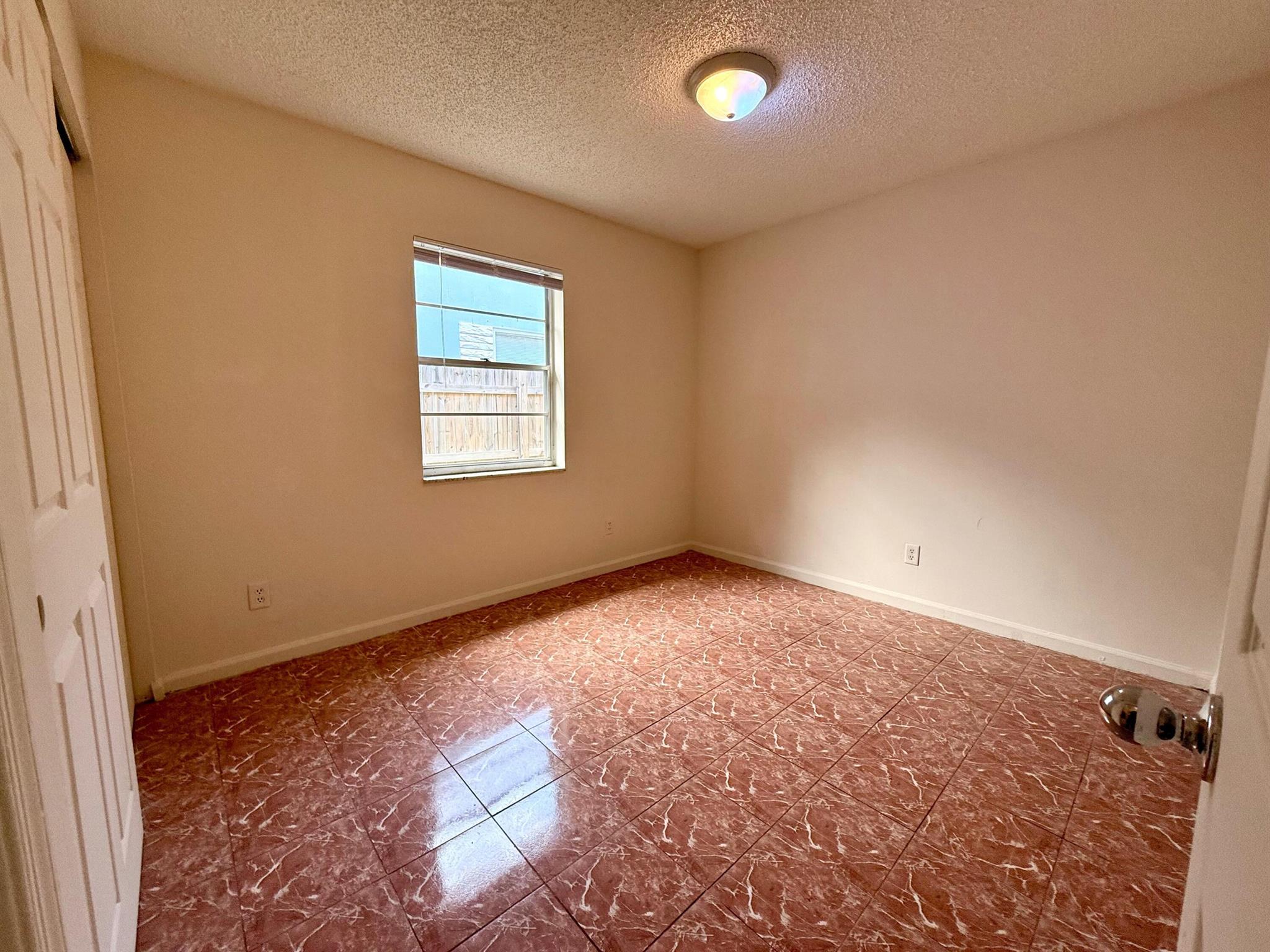 NORTH PALM BCH 3 - Residential Lease