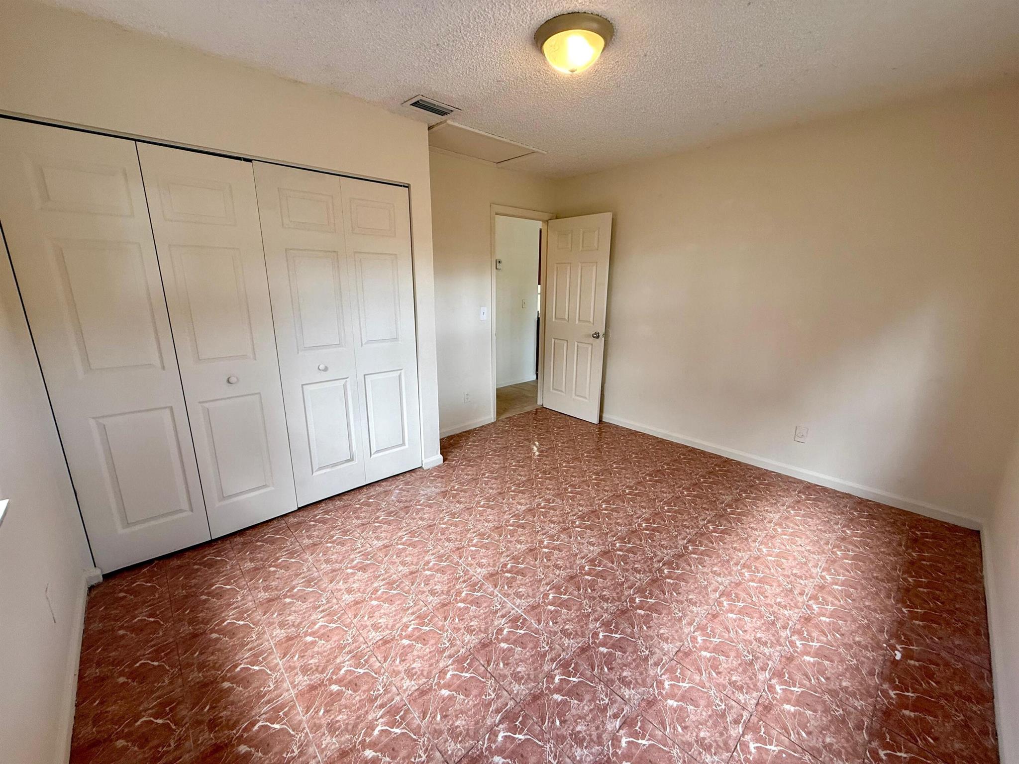 NORTH PALM BCH 3 - Residential Lease