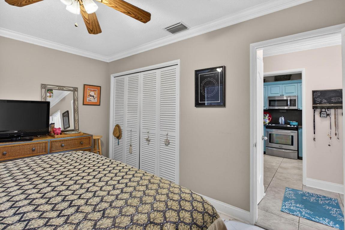 HAMPTON HOUSE CONDO - Residential