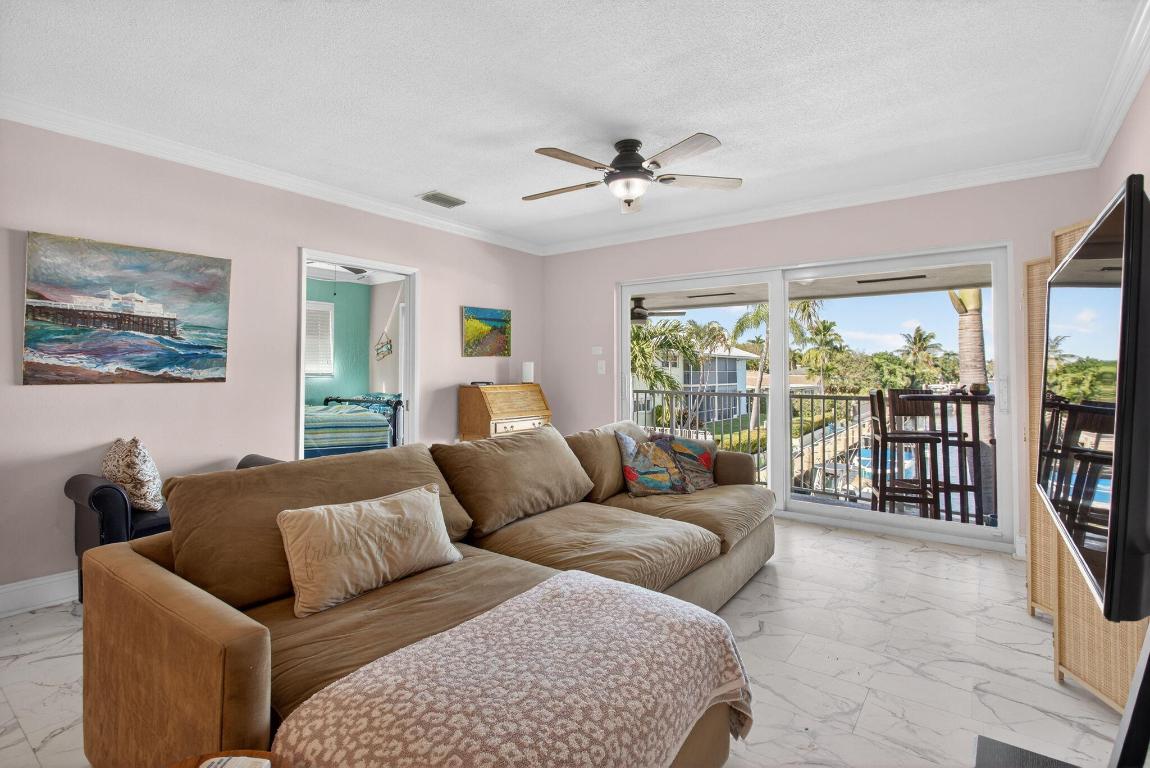 HAMPTON HOUSE CONDO - Residential