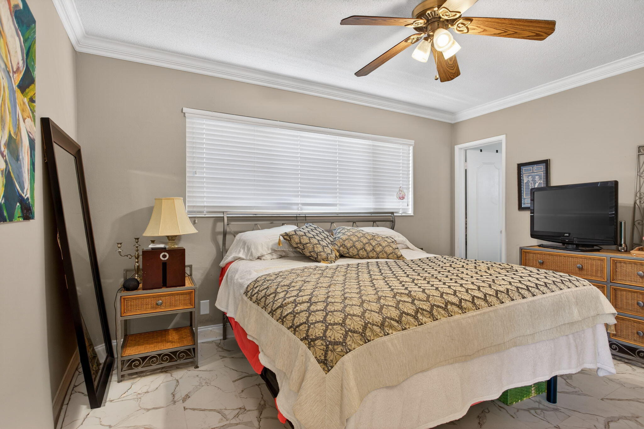 HAMPTON HOUSE CONDO - Residential