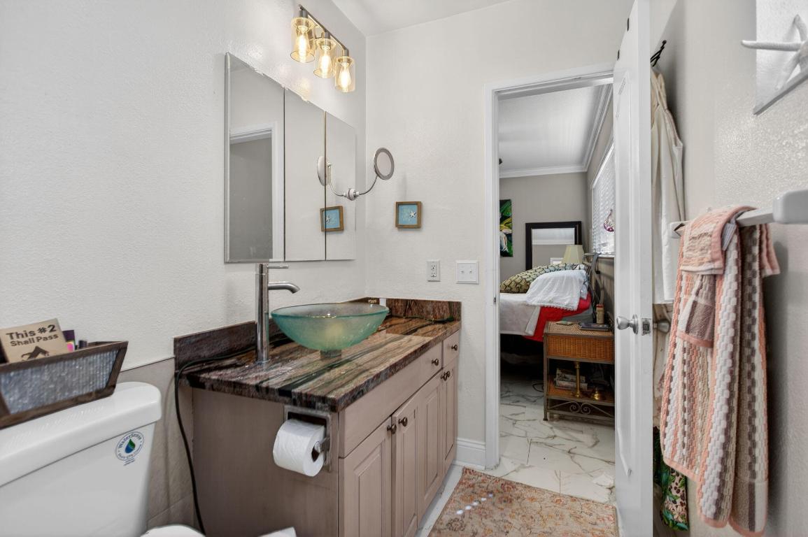 HAMPTON HOUSE CONDO - Residential