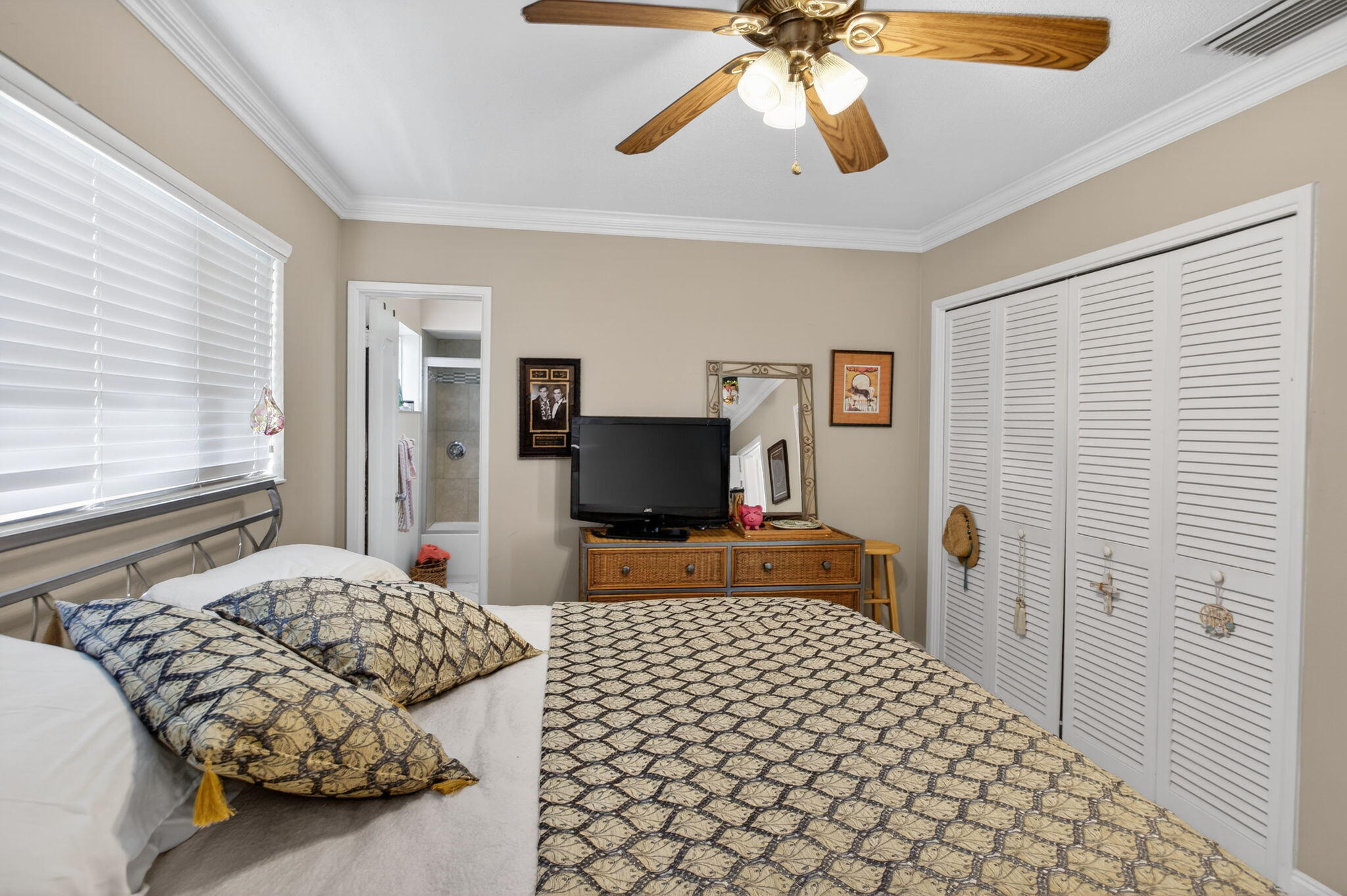 HAMPTON HOUSE CONDO - Residential