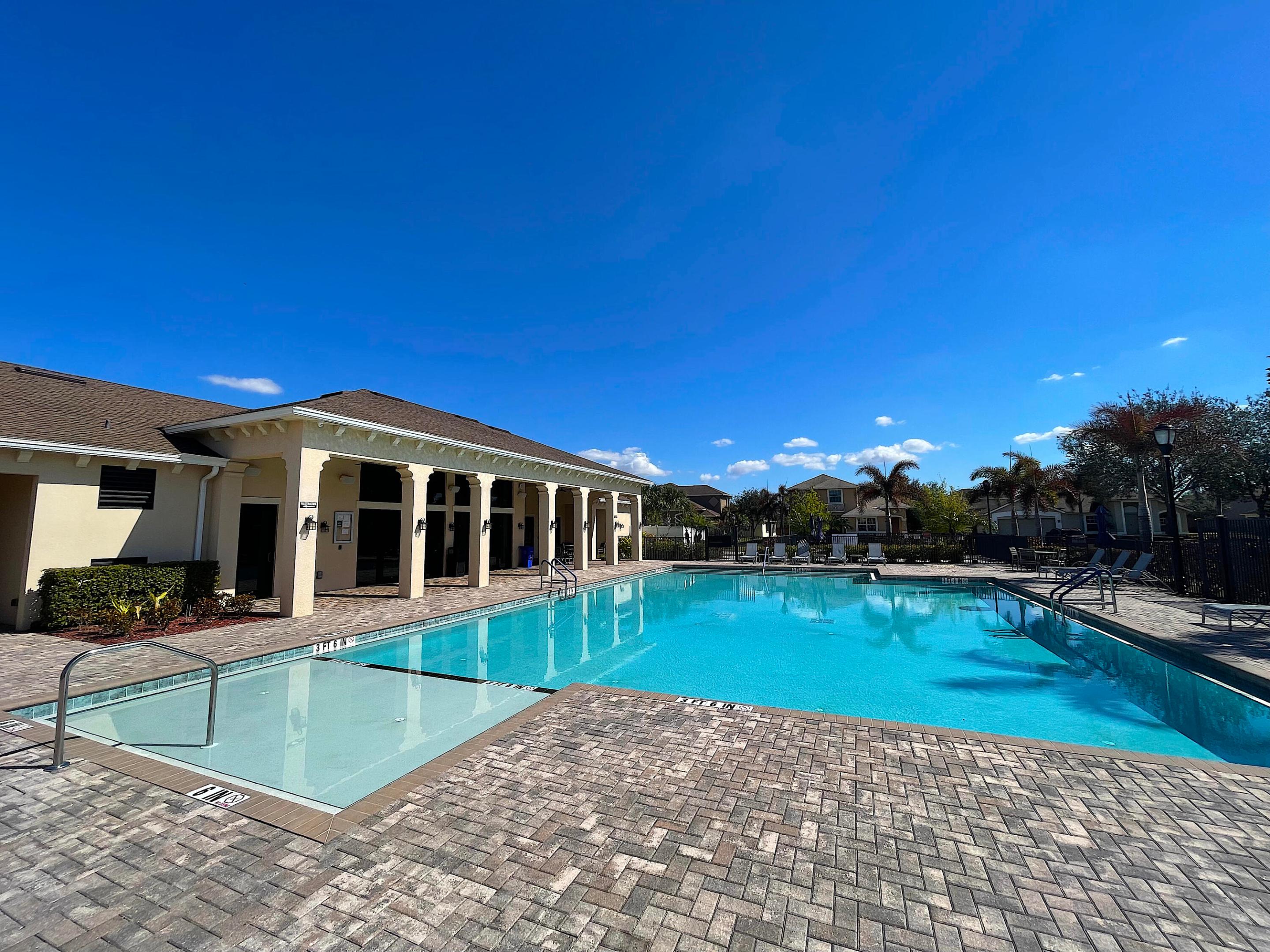 VERONA TRACE SUB & THE VILLAS AT VERONA TRACE - Residential