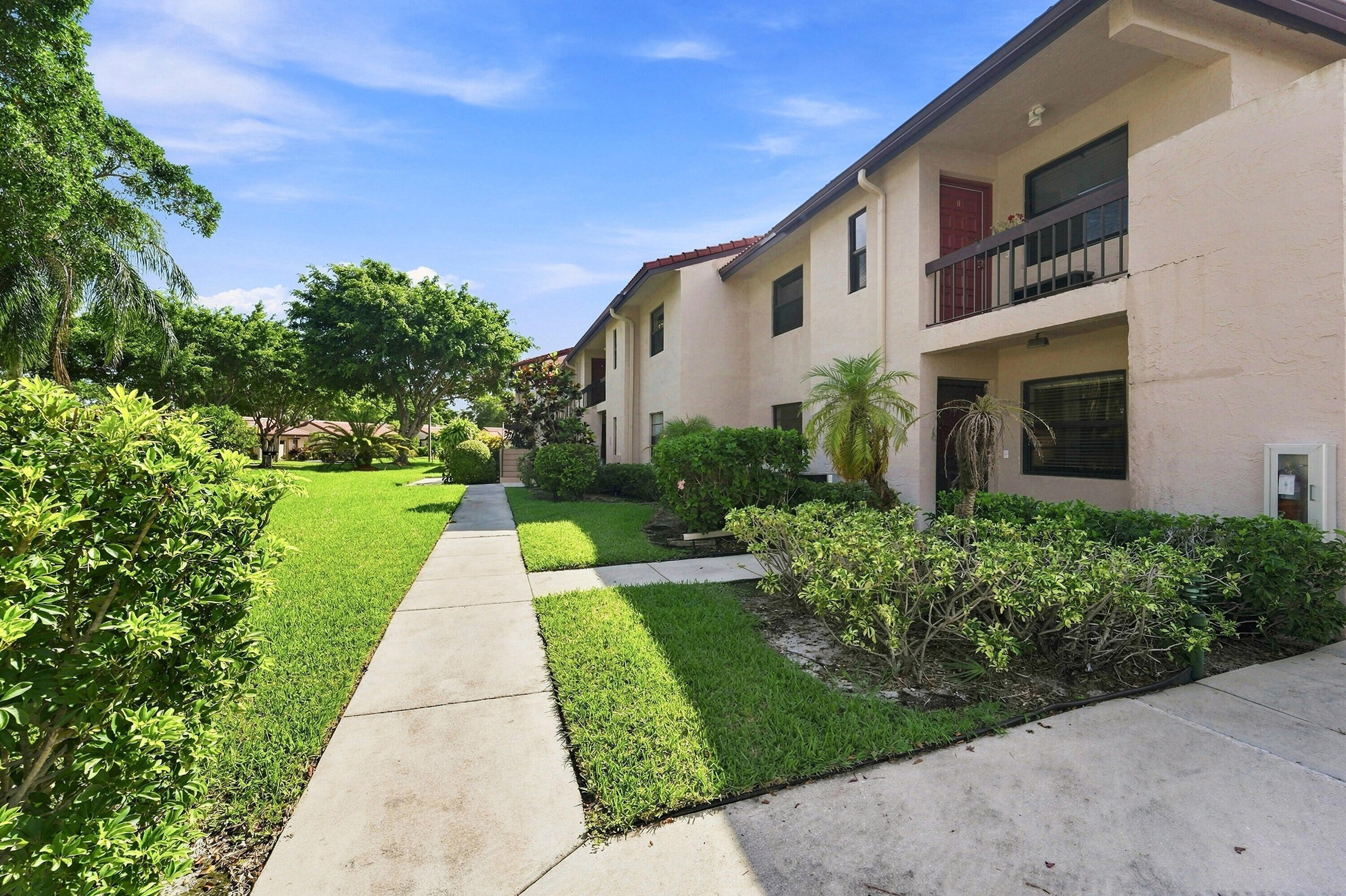 9293 VISTA DEL LAGO G