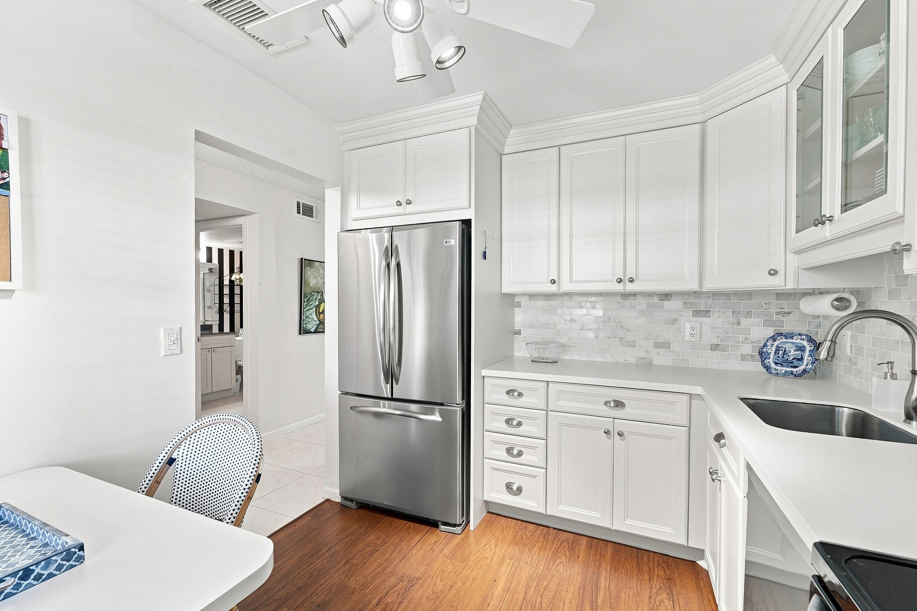9293 VISTA DEL LAGO G
