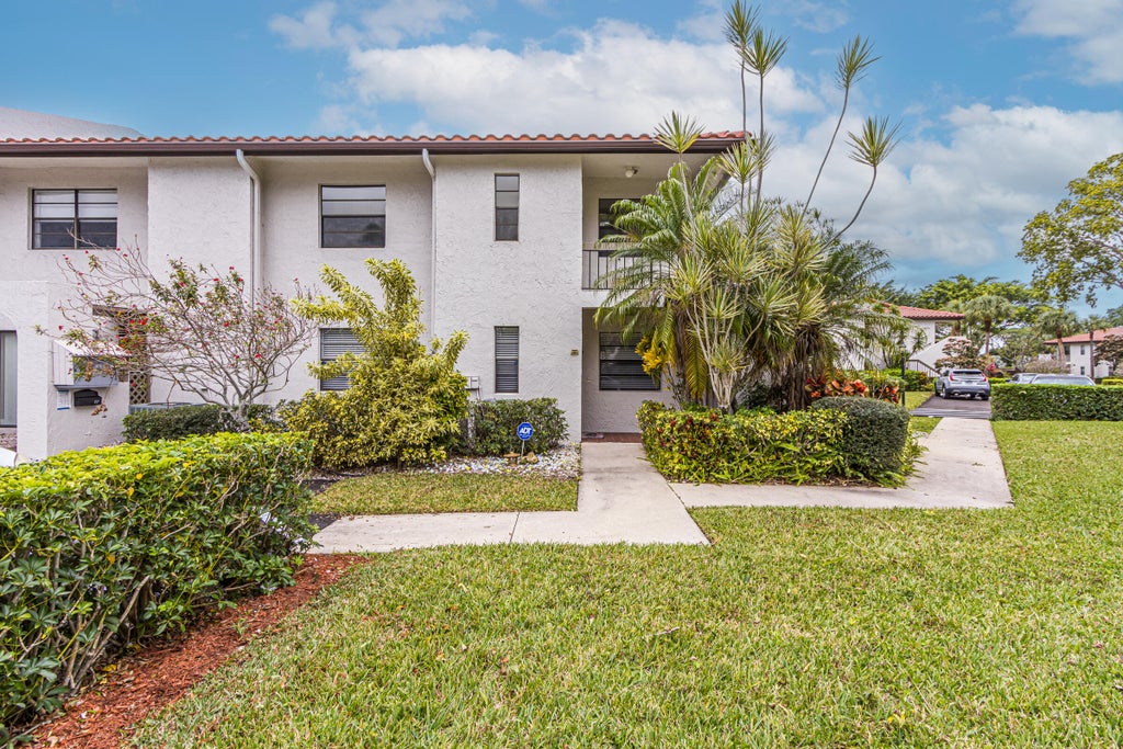 Photo of 9293 VISTA DEL LAGO #G, Boca Raton, FL 33428 (MLS # B26072569)