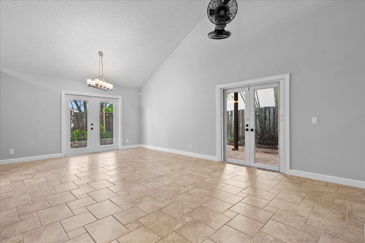 1714 Shoreside Circle
